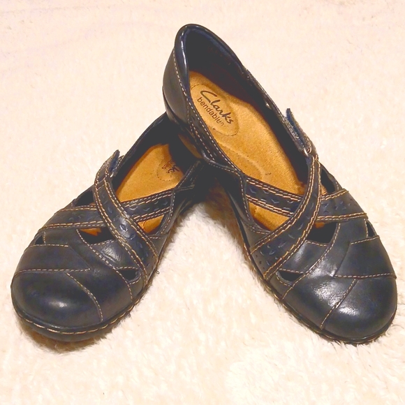 CLARK’S BENDABLES SHOES - Picture 1 of 8